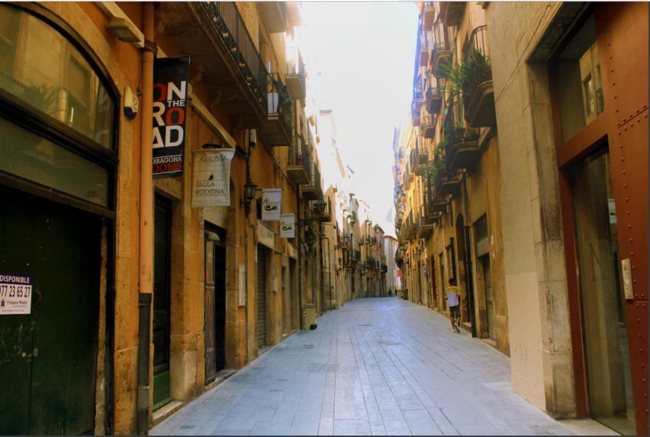 La Nau Rooms Tarragona Bagian luar foto